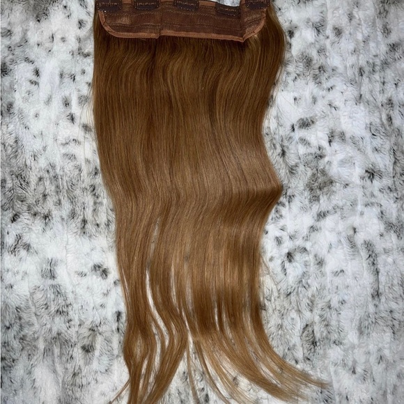 Clip-In Hair Extensions 20” - Picture 2 of 4